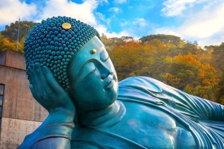 Nanzoin,Temple,In,Fukuoka,Is,Home,To,A,Huge,Statue